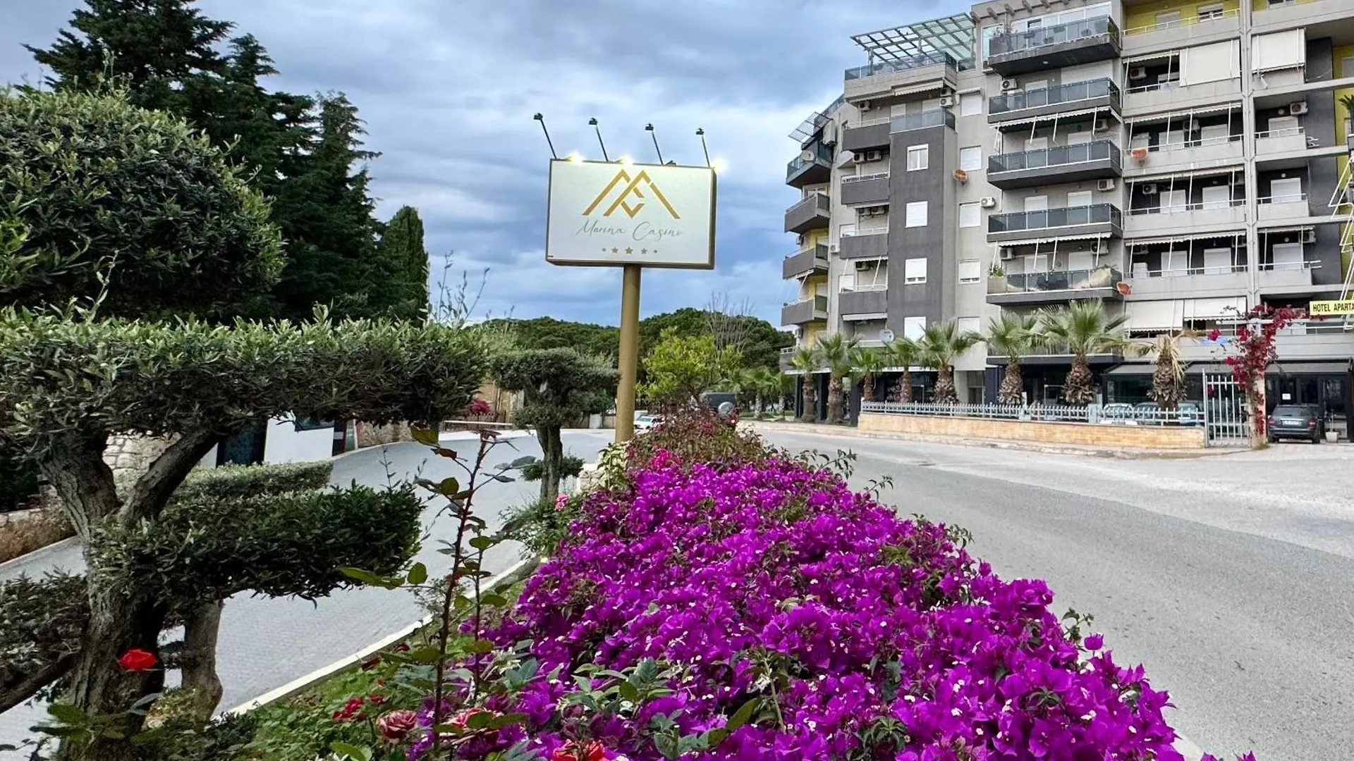 Blue Infinity Apartment Vlorë